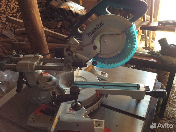 Торцовочная пила makita LS0815FL