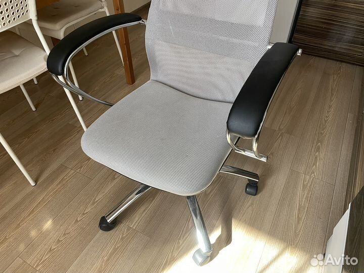 Компьютерное кресло