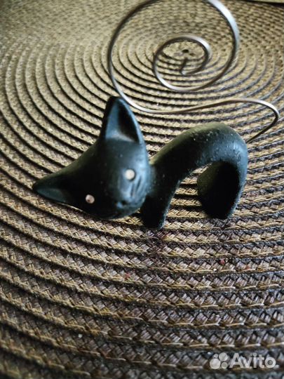 Предметы из фарфора, сосуды с плодами в интерьер