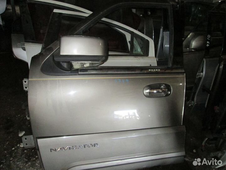Левая передняя дверь lincoln navigator 2005