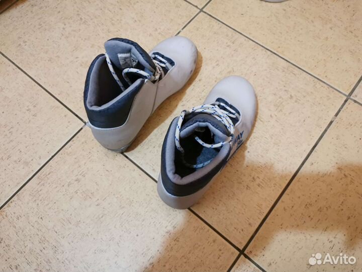 Лыжные ботинки