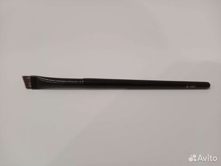 Кисть для бровей