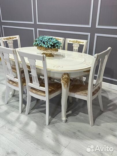Стол со стульями
