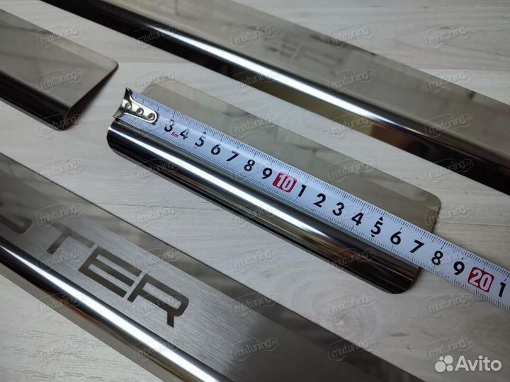 Накладки на пороги 