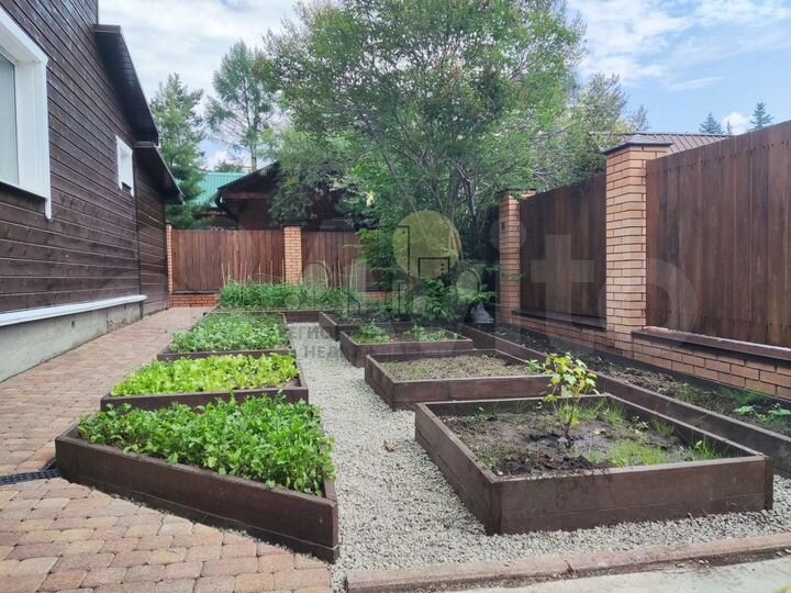 Дом 223 м² на участке 7,5 сот.