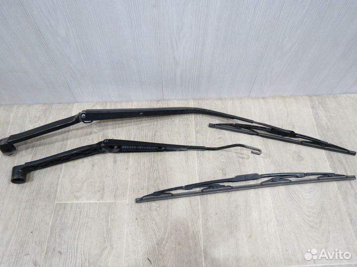 Поводок стеклоочистителя Mitsubishi Lancer 10