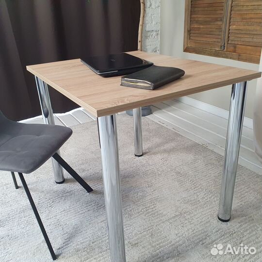 Письменный стол Дуб 90*70 см. Хром ножки