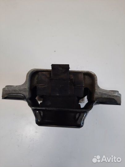 Опора крепления двигателя. левая Skoda Octavia BSE