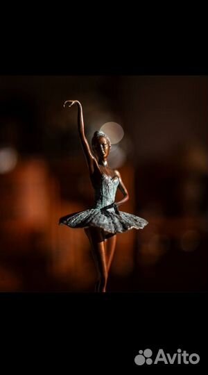 Бронзовая статуэтка