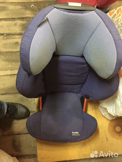 Продается детское кресло Maxi-cosi Rodifix