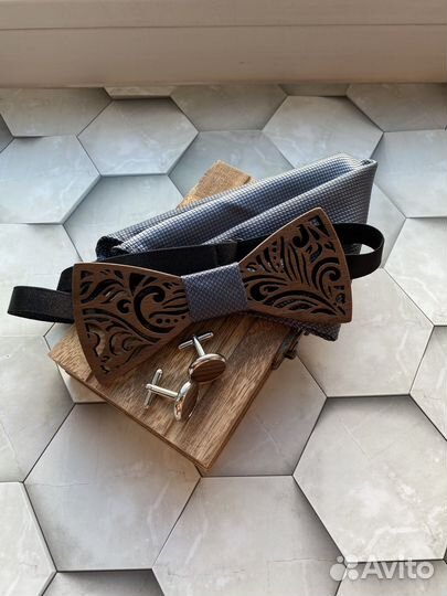 Галстук бабочка запонки платок