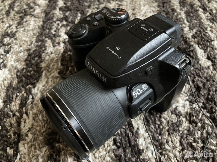 Fujifilm FinePix S9800, отличное состояние + чехол
