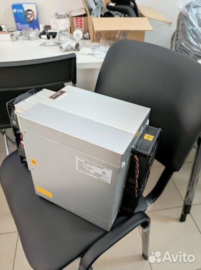 Asic майнер Bitmain Antminer S19