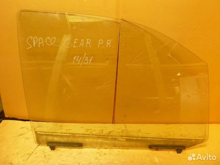 Стекло двери передней правой mitsubishi space gear