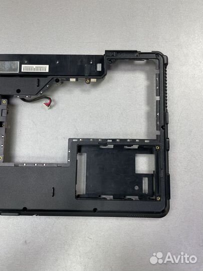 Нижняя часть корпуса, поддон ноутбука Lenovo G555