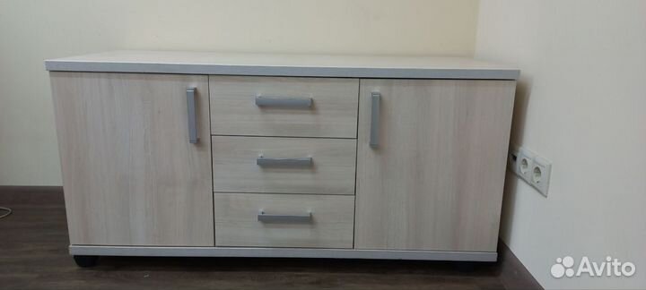 Офисная мебель бу столы тумбы шкафы