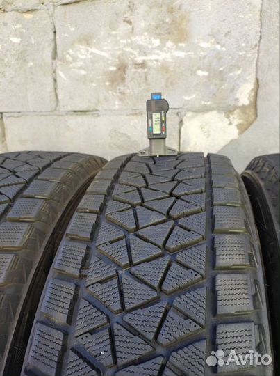 Bridgestone Blizzak DM-V2 235/65 R18