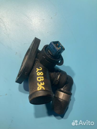 Фланец системы охлаждения для Volkswagen Passat B5