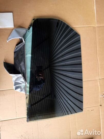 LADA vesta sw cross стекло задней правой двери