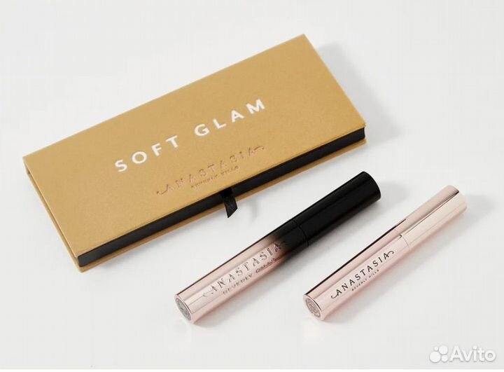 Anastasia beverly hills Soft glam Deluxe Trio Kit