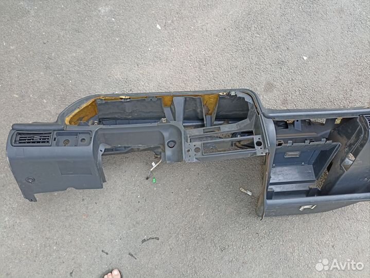 Продам панель ваз 2114