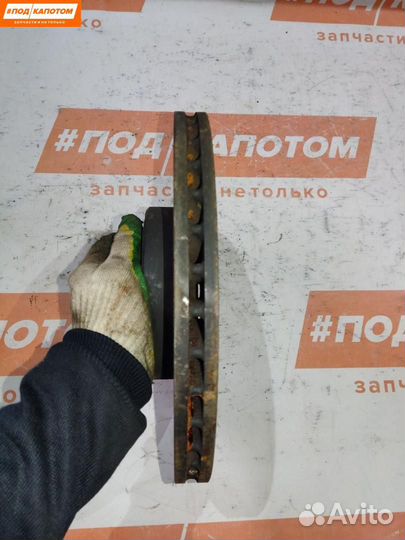 Диск тормозной передний Volkswagen Golf 5 2009