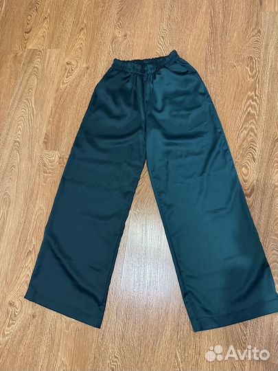 Атласный костюм