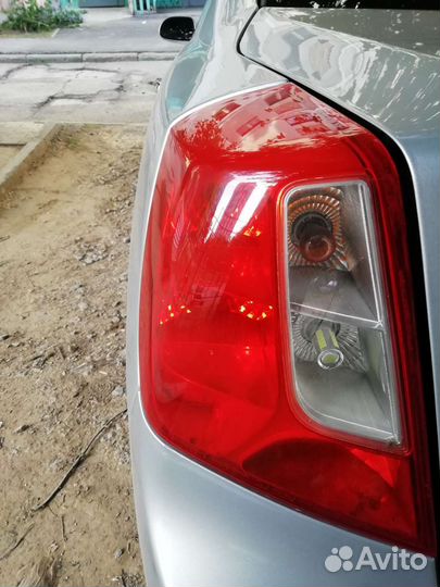 Задний фонарь