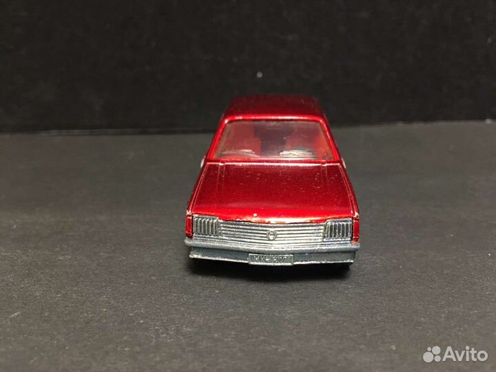 Модель opel Senator 1:55 siku