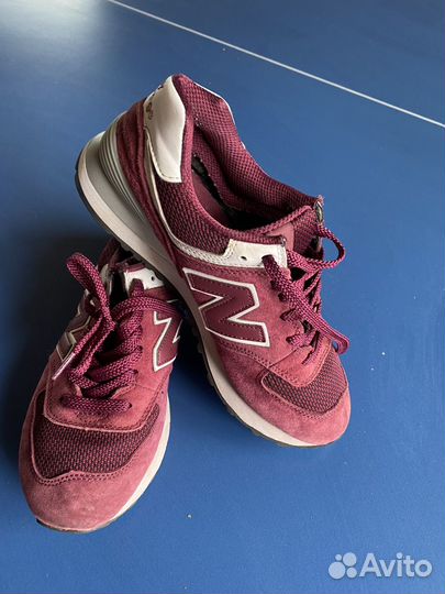 Кроссовки женские