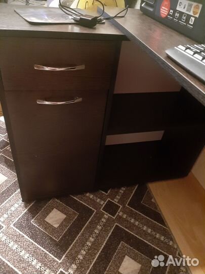 Стол письменный новый Ricco