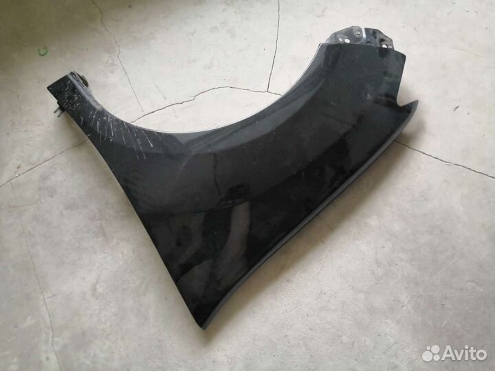Передние крылья на Рено Логан 2
