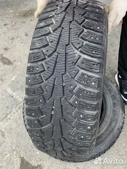 Nokian Tyres Hakkapeliitta 5 215/65 R16 40