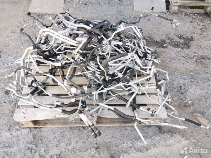 Трубка кондиционера Land Rover Range Rover Velar