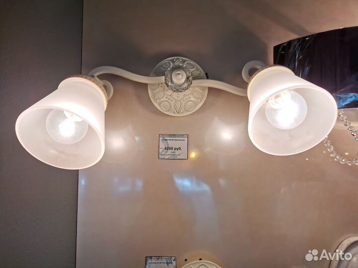 Настенный светильник бра (спот)