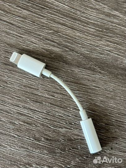 Переходник Apple Lightning - mini jack 3.5