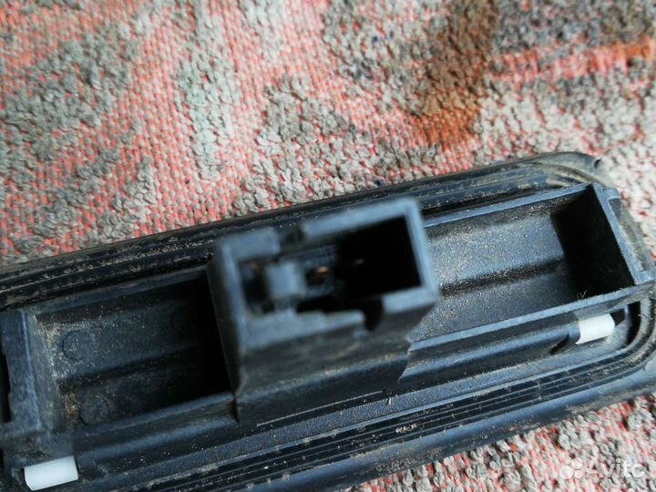 Кнопка крышки багажника Шкода Рапид