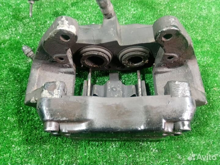 Суппорт тормозной передний правый Mercedes-Benz