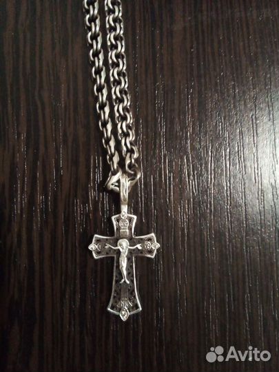 Серебряная цепь с крестиком