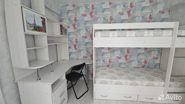 Школьный уголок с кроватью
