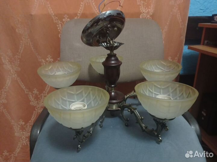 Люстра в зал б. у