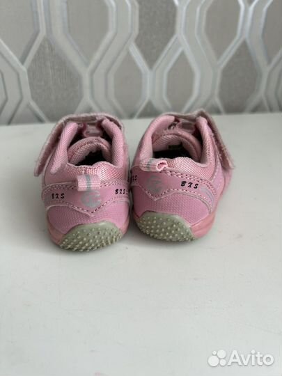 Кроссовки для девочки