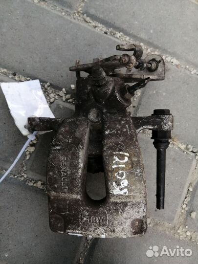 Суппорт Задний Левый или Правый Рено меган 2