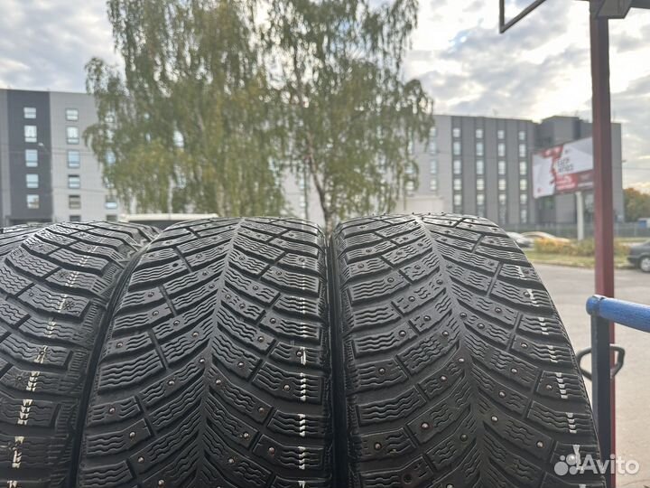 Michelin X-Ice North 4 225/45 R18 и 245/40 R18