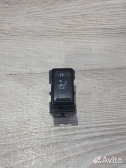 Кнопка подогрева сиденья Nissan X-trail T32 Лев