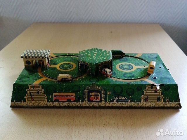 Заводная игрушка 50х годов жестяная