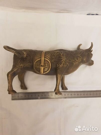 Бронзовая китайская статуэтка 