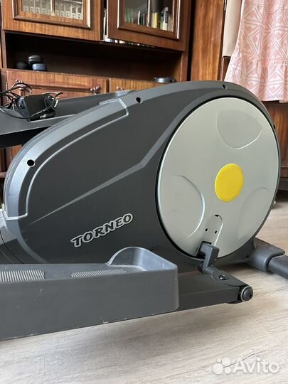 Эллиптический тренажер torneo