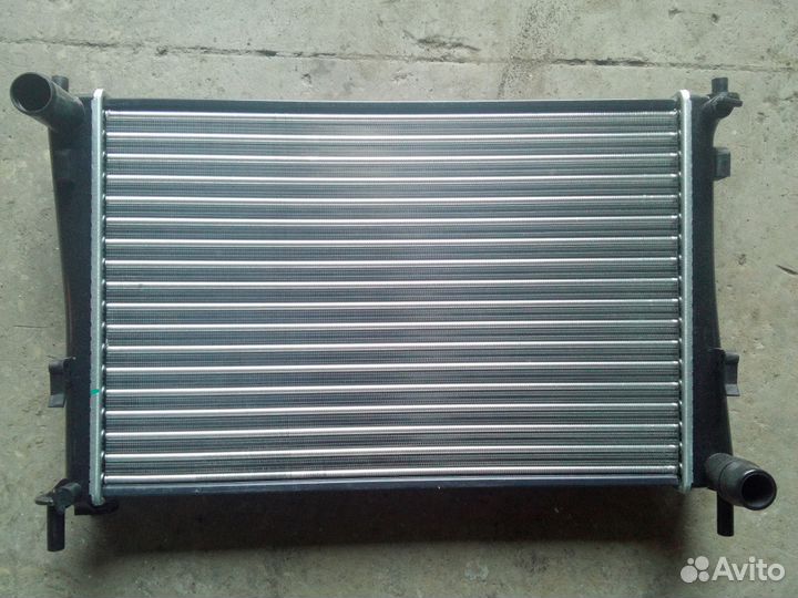 Радиатор на форд фьюжн /фиеста