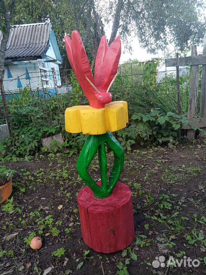 Бабочка на цветке